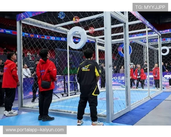 上海成功举办首届世界无人机足球锦标赛，打造科技体育“中国模式”