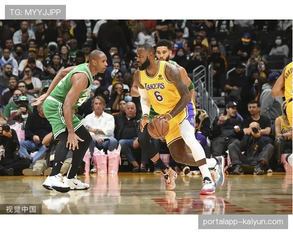 NBA常规赛:湖人加时惜败凯尔特人,詹姆斯空砍三双 NBA常规赛:湖人加时惜败凯尔特人,詹姆斯空砍三双